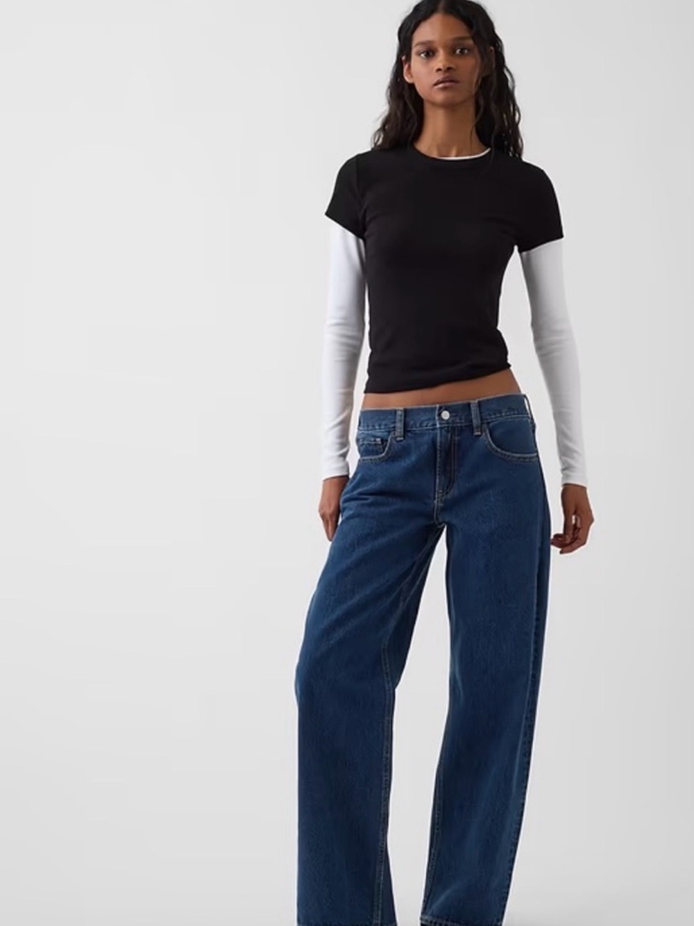 GAP x Hailey Bieber 90’s Low Rise loose. Medium blue. Size 26/2R NWT sold out